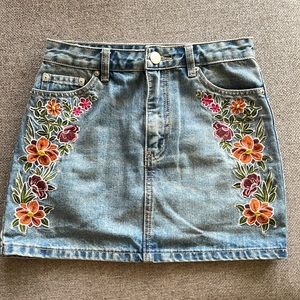 Mini floral denim skirt